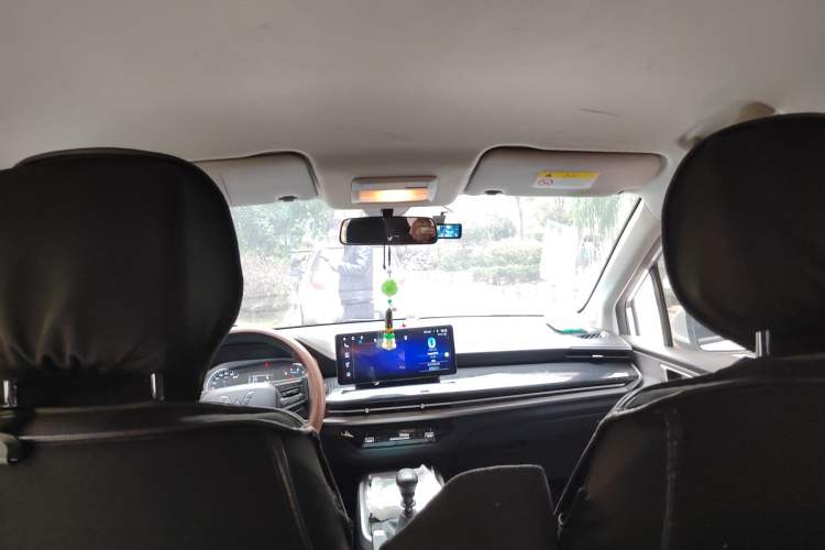 Used Wuling Jiachen 2022 1.5L Manual Enjoyment Elite Model Headliner