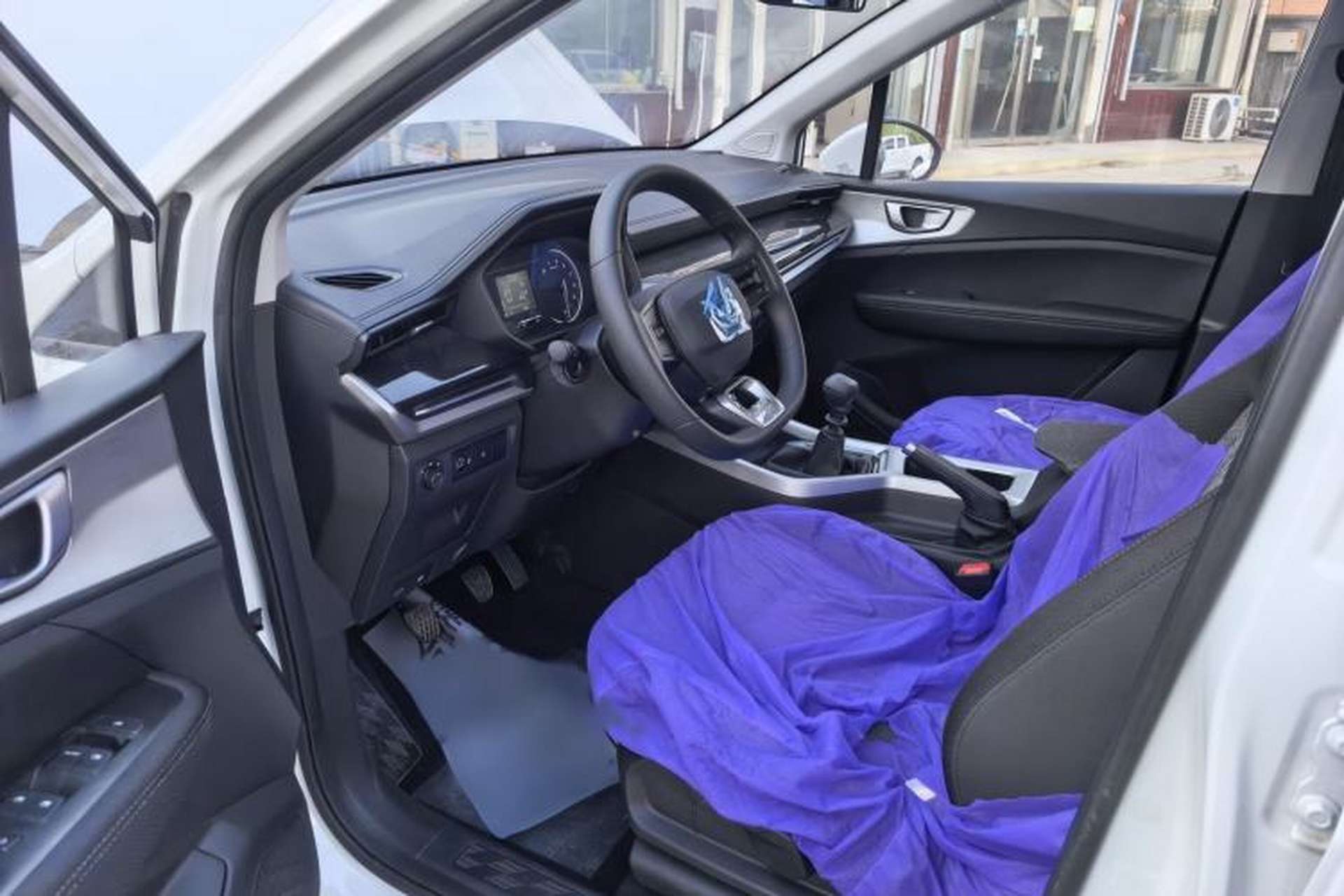 Used Wuling Jiachen 2022 1.5L Manual Enjoyment Elite Model Interior 1