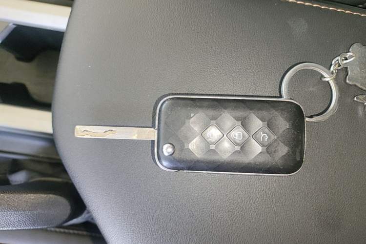 Used Wuling Jiachen 2022 1.5L Manual Comfort Edition Interior 1