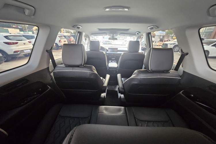 Used Wuling Jiachen 2022 1.5T CVT Deluxe Flagship Edition Interior 1