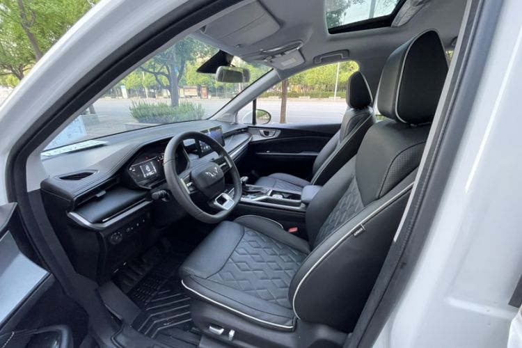 Used Wuling Jiachen 2022 1.5T CVT Deluxe Flagship Edition Interior 1