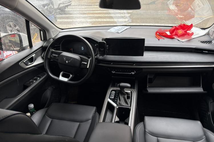 Used Wuling Jiachen 2022 1.5T CVT Smart Luxury Version Interior 2