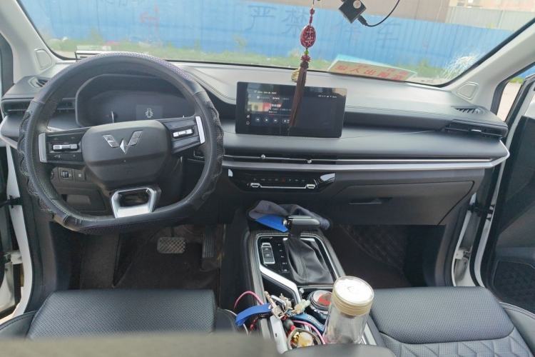 Used Wuling Jiachen 2022 1.5T CVT Deluxe Flagship Edition Interior 2