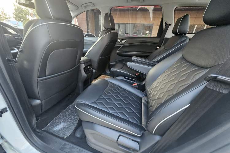 Used Wuling Jiachen 2022 1.5T CVT Deluxe Flagship Edition Interior 2