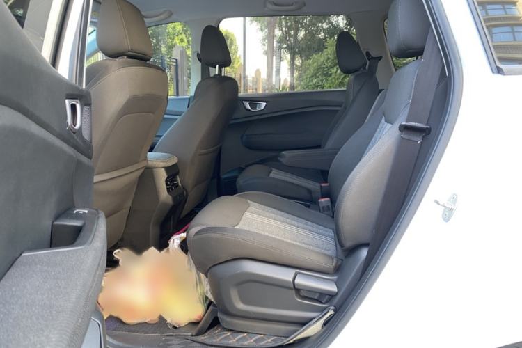 Used Wuling Jiachen 2022 1.5L Manual Enjoyment Elite Model Interior 2