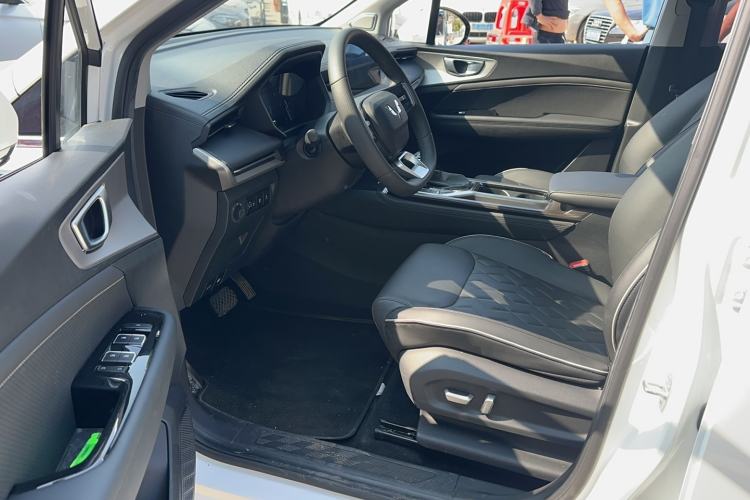 Used Wuling Jiachen 2022 1.5T CVT Deluxe Flagship Edition Interior 2
