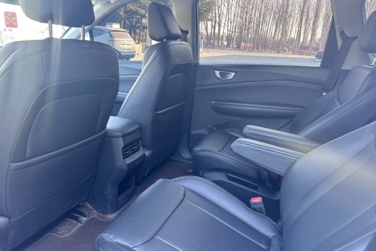 Used Wuling Jiachen 2022 1.5T Manual Comfort & Dynamic Version Interior 3
