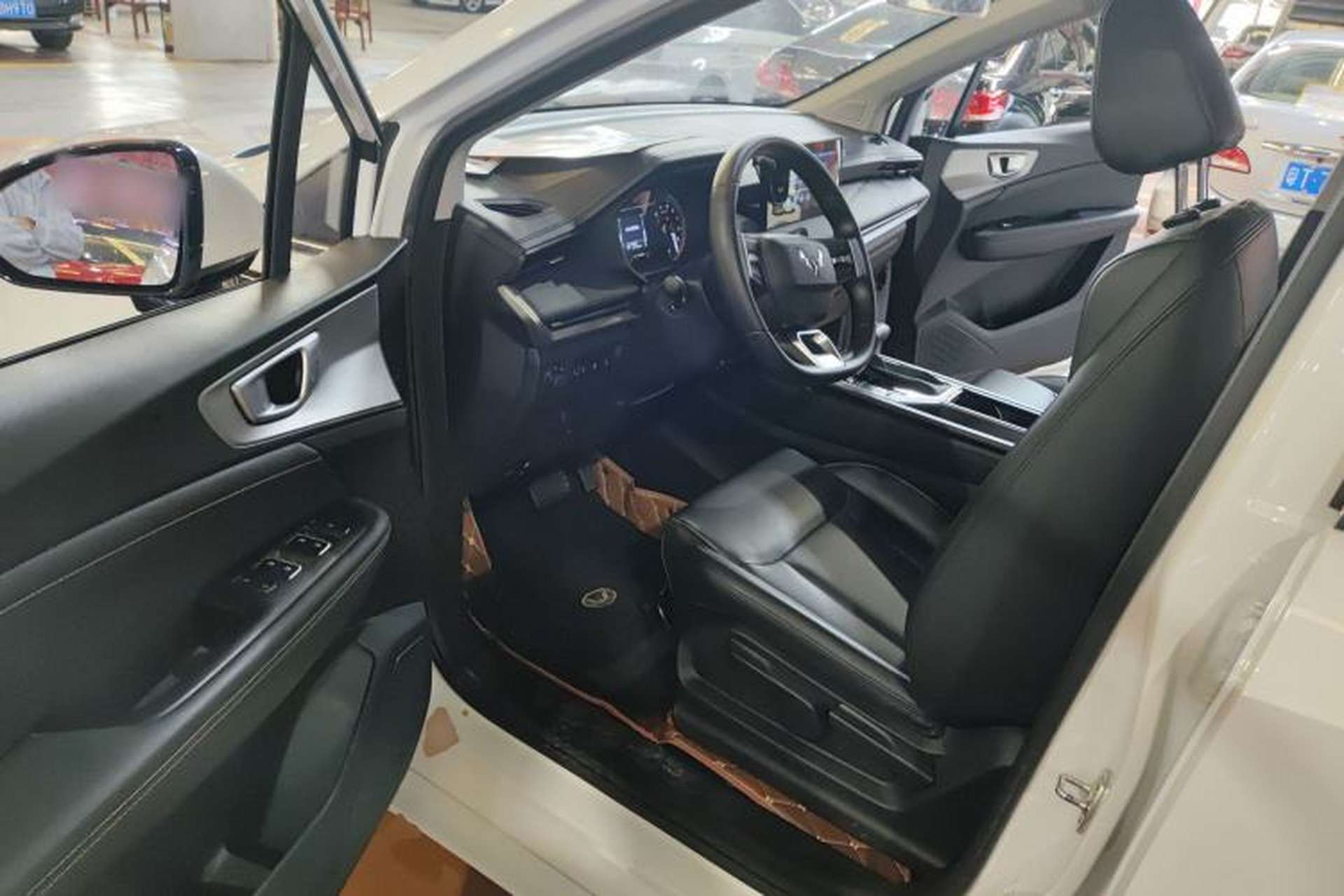 Used Wuling Jiachen 2022 1.5T CVT Smart Luxury Version Interior 3