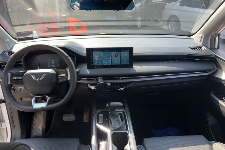 Used Wuling Jiachen 2022 1.5T CVT Deluxe Flagship Edition Interior 3