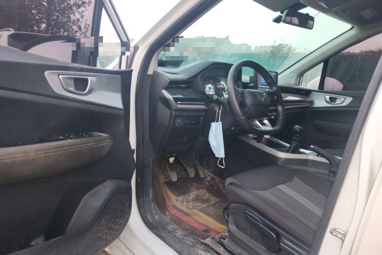 Used Wuling Jiachen 2022 1.5L Manual Enjoyment Elite Model Interior 3