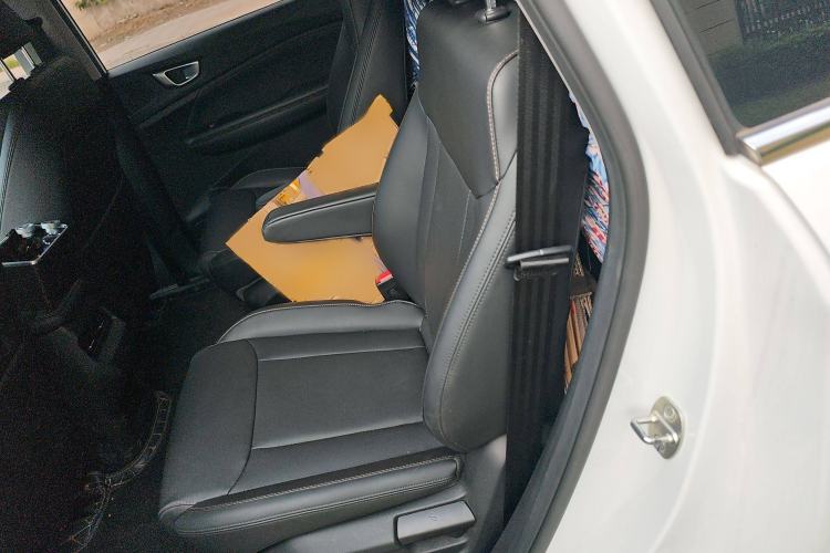 Used Wuling Jiachen 2022 1.5L Manual Comfort Edition Interior 4