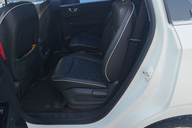 Used Wuling Jiachen 2022 1.5T CVT Deluxe Flagship Edition Interior 4