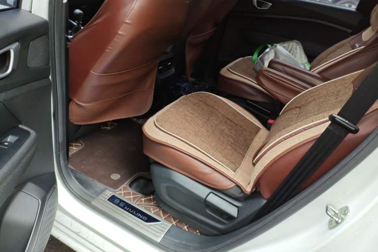 Used Wuling Jiachen 2022 1.5L Manual Enjoyment Elite Model Interior 4
