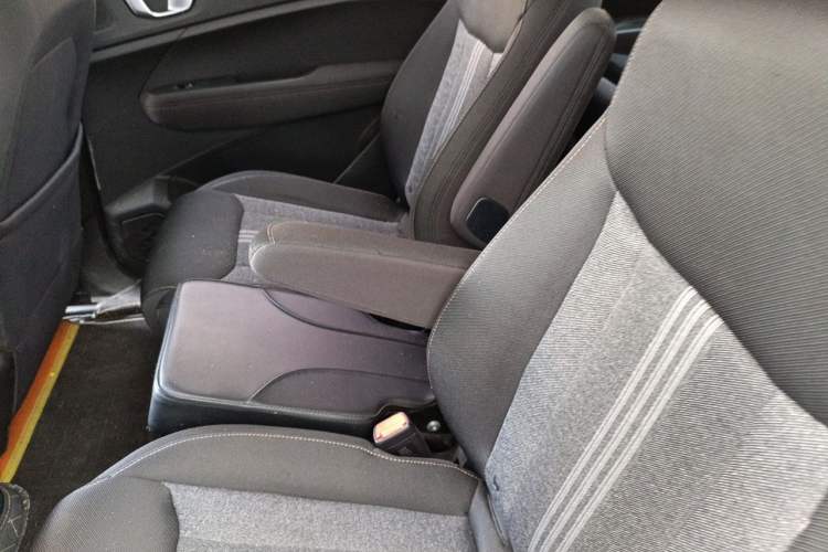 Used Wuling Jiachen 2022 1.5L Manual Enjoyment Elite Model Interior 4