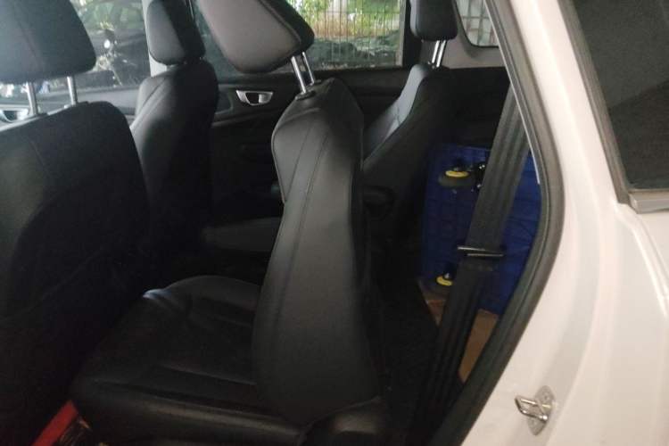 Used Wuling Jiachen 2022 1.5T CVT Smart Luxury Version Interior 4
