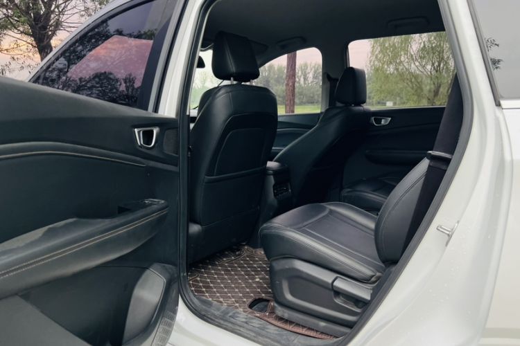 Used Wuling Jiachen 2022 1.5L Manual Comfort Edition Interior 4