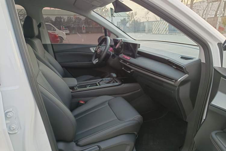 Used Wuling Jiachen 2022 1.5T CVT Smart Luxury Version Interior 6