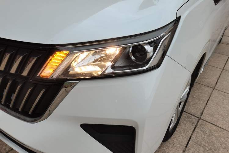 Used Wuling Jiachen 2022 1.5T Manual Light Enjoyment Dynamic Version Left Front Headlight