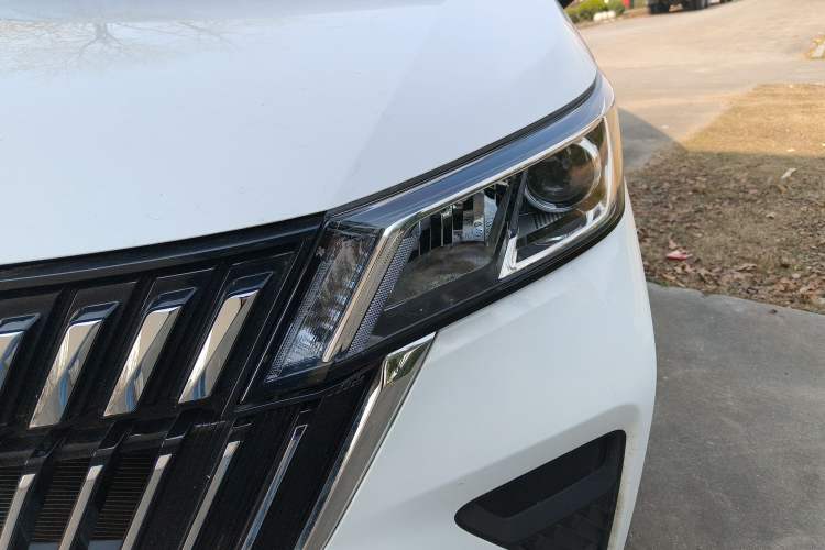 Used Wuling Jiachen 2022 1.5L Manual Comfort Edition Left Front Headlight