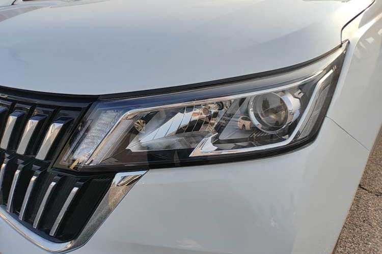 Used Wuling Jiachen 2022 1.5L Manual Comfort Edition Left Front Headlight
