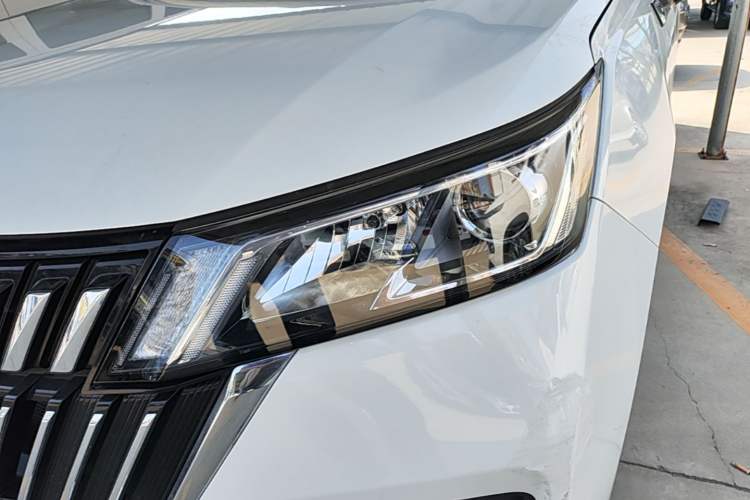 Used Wuling Jiachen 2022 1.5L Manual Comfort Edition Left Front Headlight