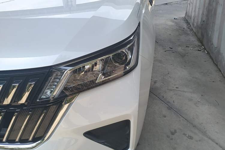 Used Wuling Jiachen 2022 1.5T Manual Comfort & Dynamic Version Left Front Headlight