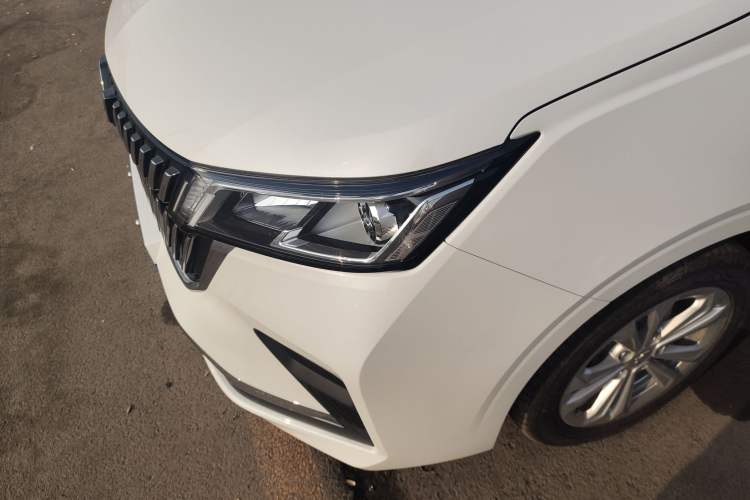 Used Wuling Jiachen 2022 1.5L Manual Comfort Edition Left Front Headlight