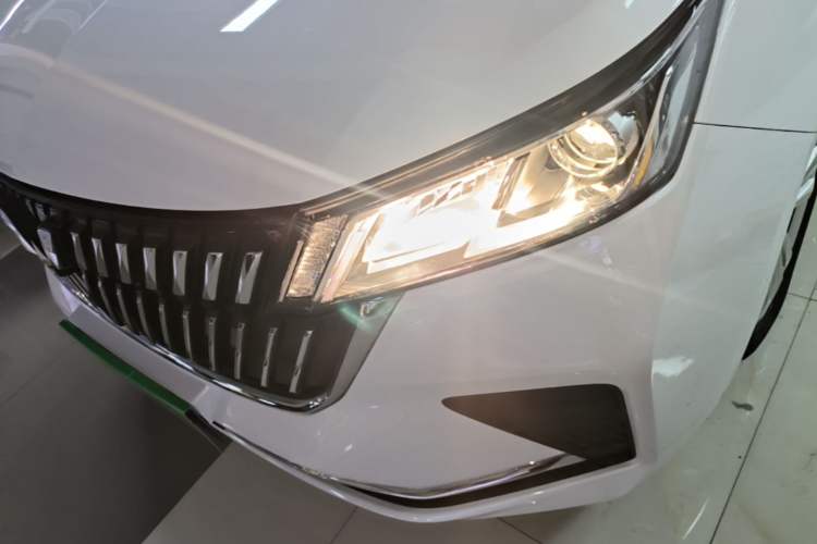 Used Wuling Jiachen 2022 1.5L Manual Comfort Edition Left Front Headlight