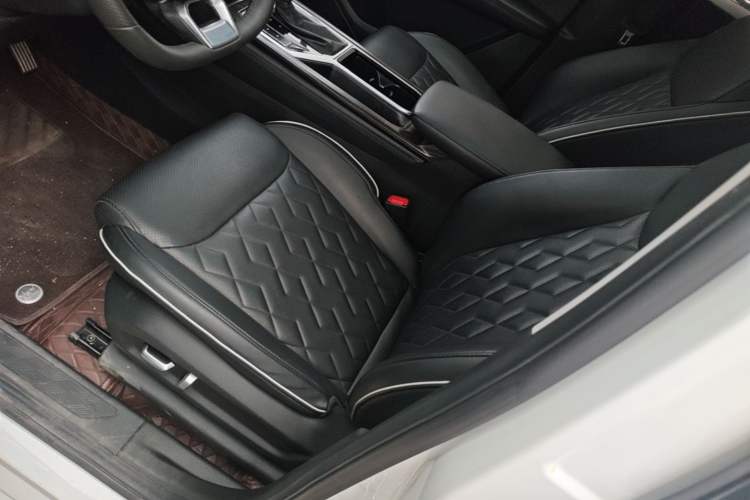 Used Wuling Jiachen 2022 1.5T CVT Deluxe Flagship Edition Left Front Seat