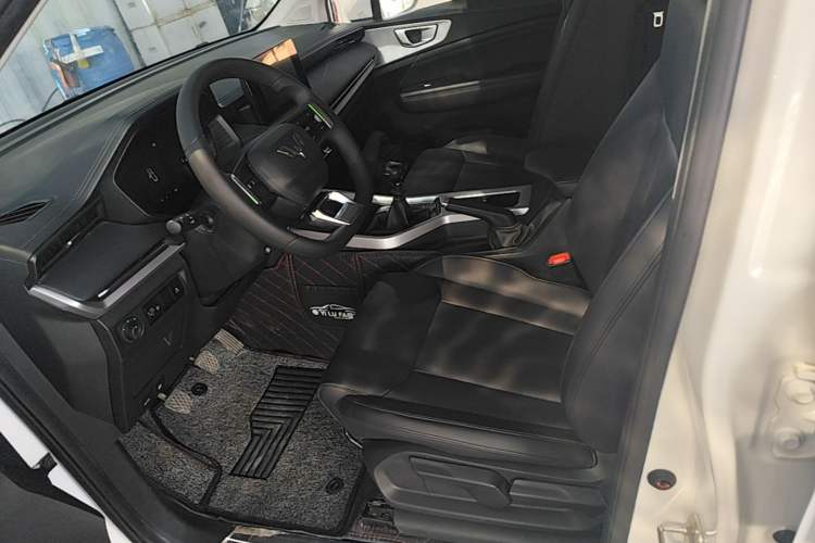 Used Wuling Jiachen 2022 1.5T Manual Light Enjoyment Dynamic Version Left Front Seat