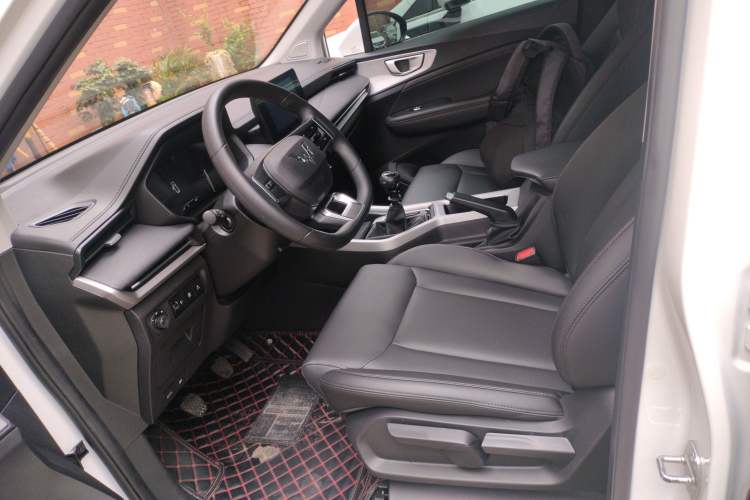 Used Wuling Jiachen 2022 1.5T Manual Comfort & Dynamic Version Left Front Seat