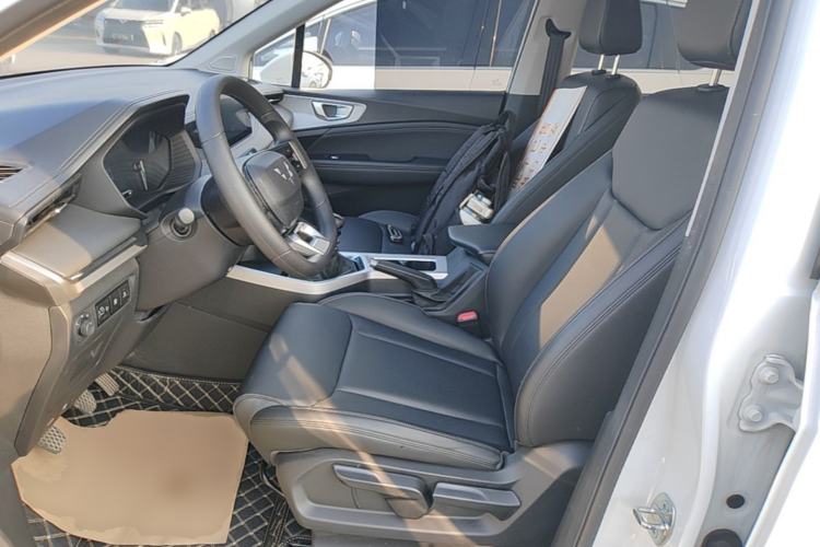 Used Wuling Jiachen 2022 1.5L Manual Comfort Edition Left Front Seat