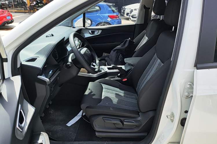 Used Wuling Jiachen 2022 1.5L Manual Enjoyment Elite Model Left Front Seat