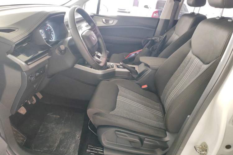 Used Wuling Jiachen 2022 1.5L Manual Enjoyment Elite Model Left Front Seat