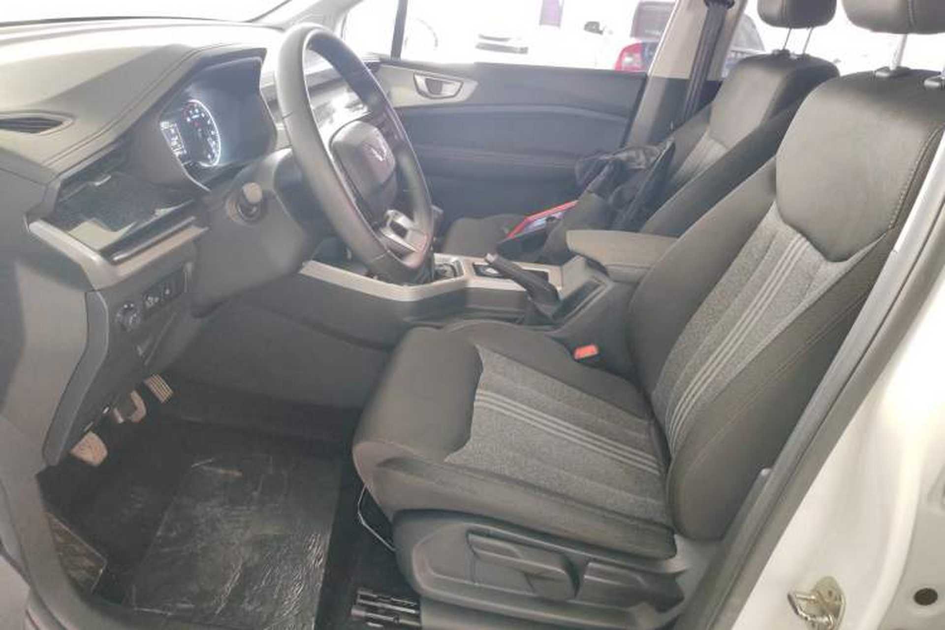 Used Wuling Jiachen 2022 1.5L Manual Enjoyment Elite Model Left Front Seat