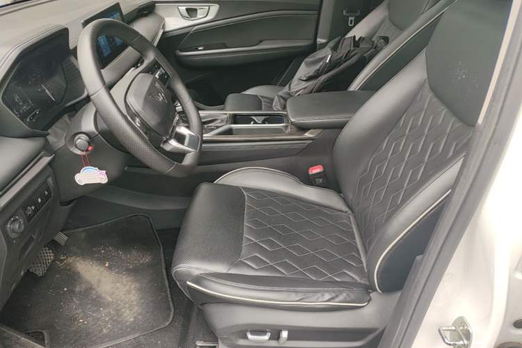 Used Wuling Jiachen 2022 1.5T CVT Deluxe Flagship Edition Left Front Seat