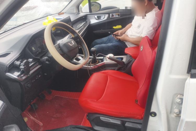 Used Wuling Jiachen 2022 1.5L Manual Enjoyment Elite Model Left Front Seat
