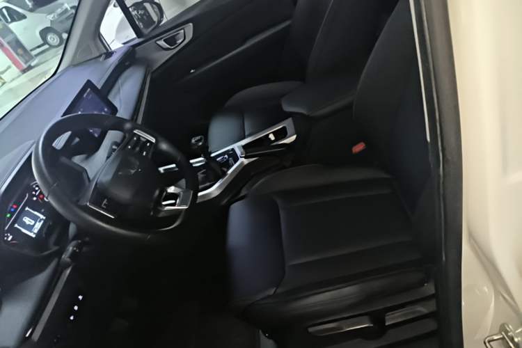 Used Wuling Jiachen 2022 1.5L Manual Comfort Edition Left Front Seat