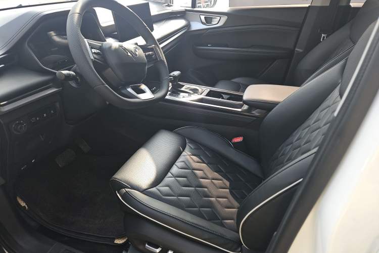 Used Wuling Jiachen 2022 1.5T CVT Deluxe Flagship Edition Left Front Seat