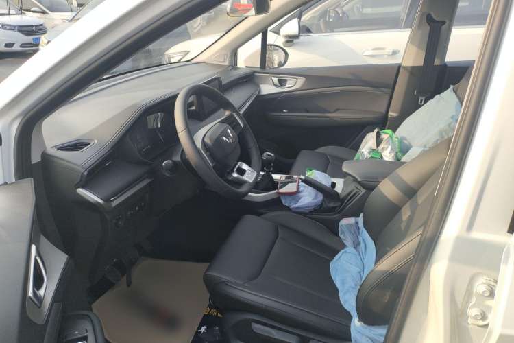 Used Wuling Jiachen 2022 1.5L Manual Comfort Edition Left Front Seat