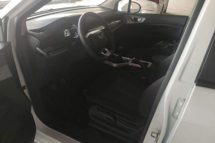 Used Wuling Jiachen 2022 1.5L Manual Enjoyment Elite Model Left Front Seat
