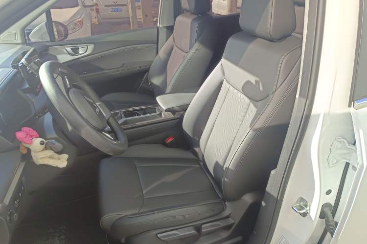 Used Wuling Jiachen 2022 1.5T CVT Smart Luxury Version Left Front Seat