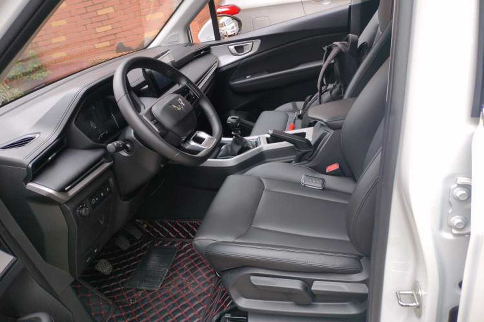 Used Wuling Jiachen 2022 1.5T Manual Comfort & Dynamic Version Left Front Seat