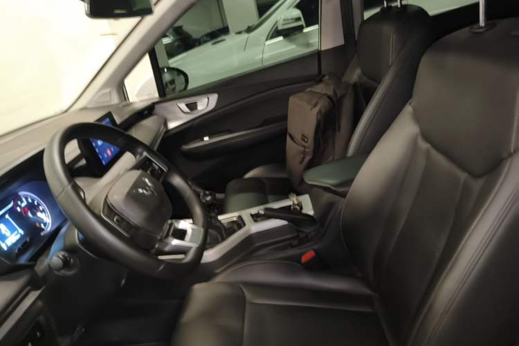 Used Wuling Jiachen 2022 1.5T Manual Comfort & Dynamic Version Left Front Seat