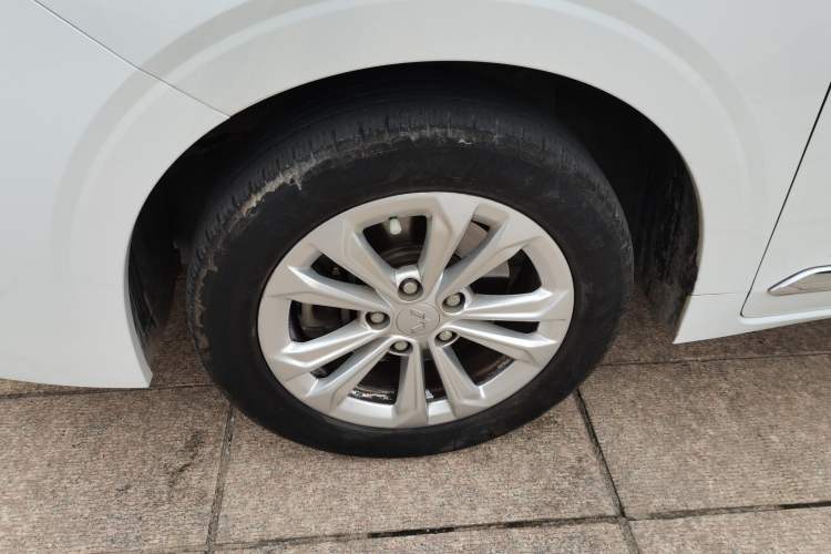 Used Wuling Jiachen 2022 1.5T Manual Light Enjoyment Dynamic Version Left Front Wheel Hub