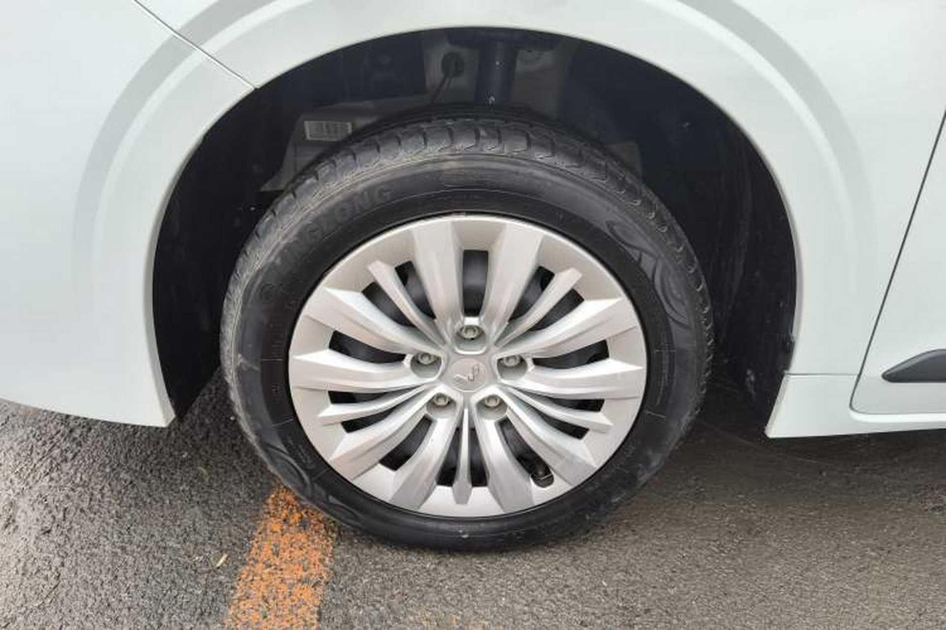 Used Wuling Jiachen 2022 1.5L Manual Enjoyment Elite Model Left Front Wheel Hub