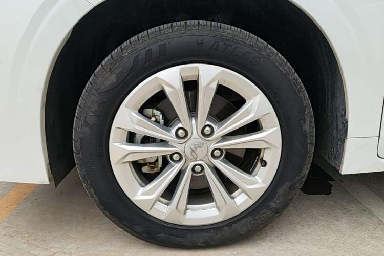 Used Wuling Jiachen 2022 1.5T CVT Smart Luxury Version Left Front Wheel Hub