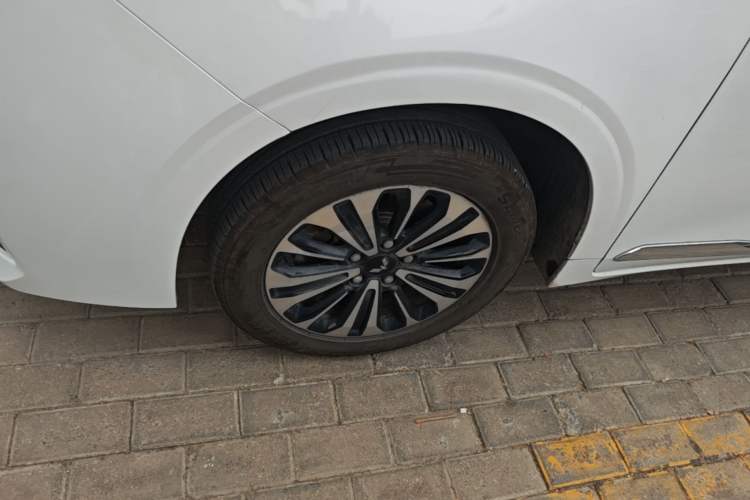 Used Wuling Jiachen 2022 1.5T CVT Deluxe Flagship Edition Left Front Wheel Hub