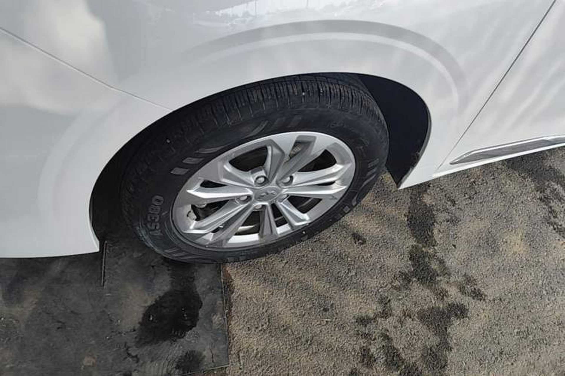 Used Wuling Jiachen 2022 1.5T Manual Light Enjoyment Dynamic Version Left Front Wheel Hub
