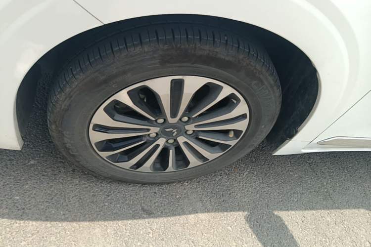 Used Wuling Jiachen 2022 1.5T CVT Deluxe Flagship Edition Left Front Wheel Hub
